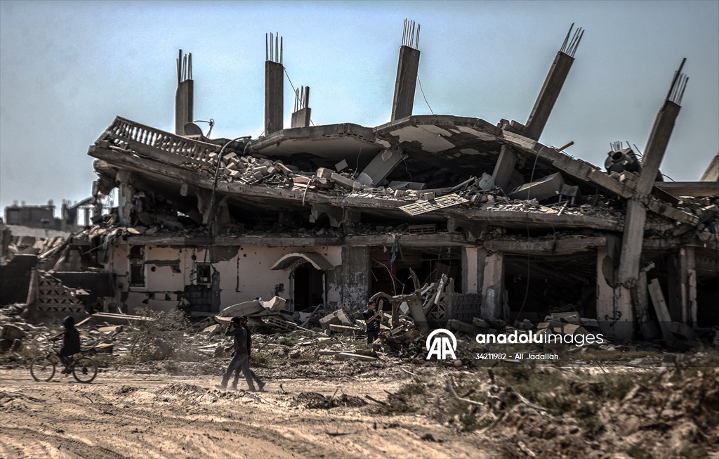 Israeli forces withdraw parts of Khan Yunis, destruction revealed