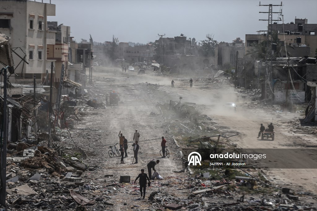 Israeli forces withdraw parts of Khan Yunis, destruction revealed