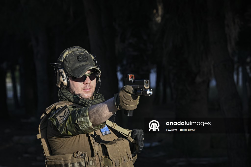 Airsoft tutkunları İzmir'de buluştu