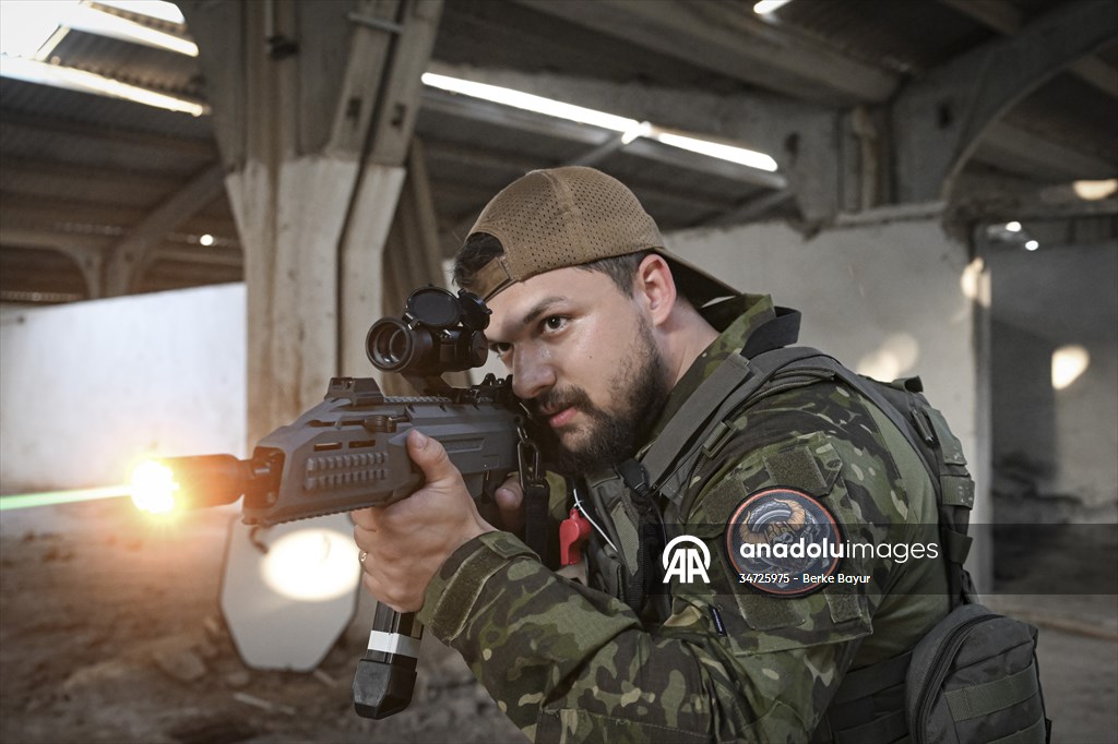 Airsoft tutkunları İzmir'de buluştu