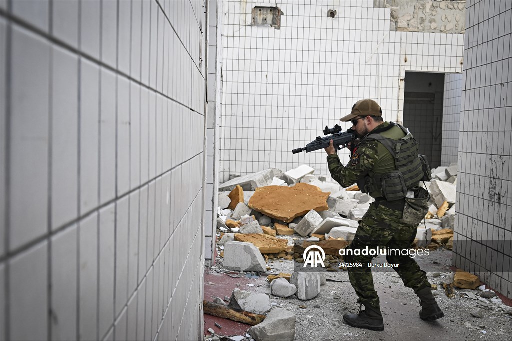 Airsoft tutkunları İzmir'de buluştu