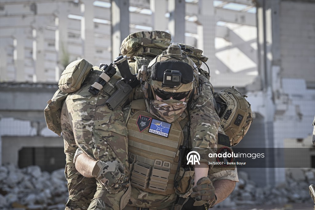 Airsoft tutkunları İzmir'de buluştu