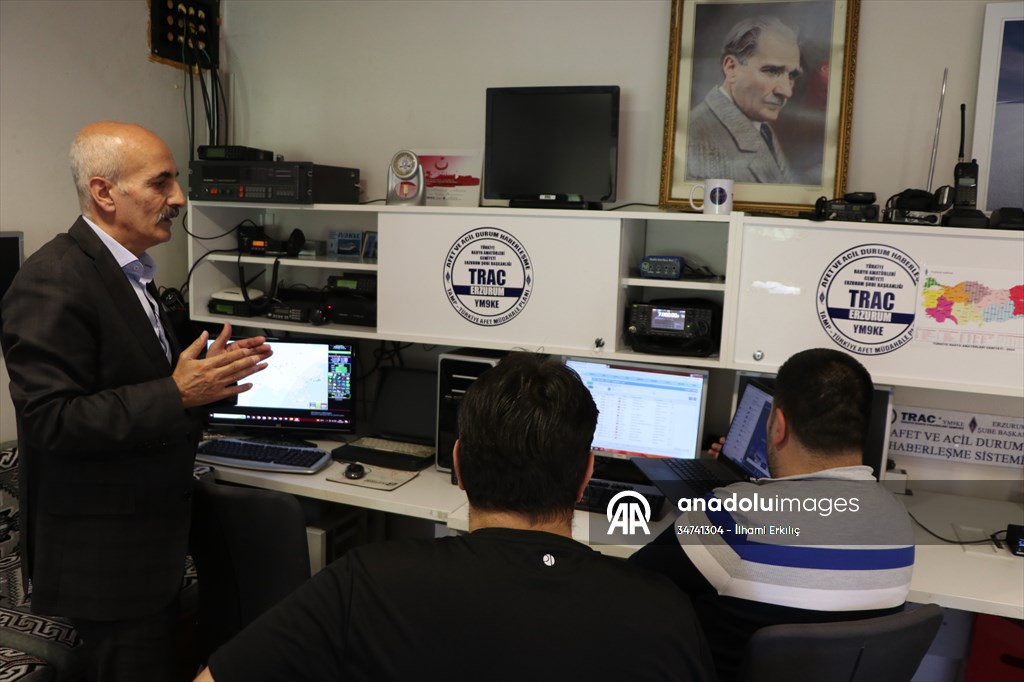 Üniversite öğrencilerine yerinde 'amatör telsizcilik ve afet haberleşme' dersi