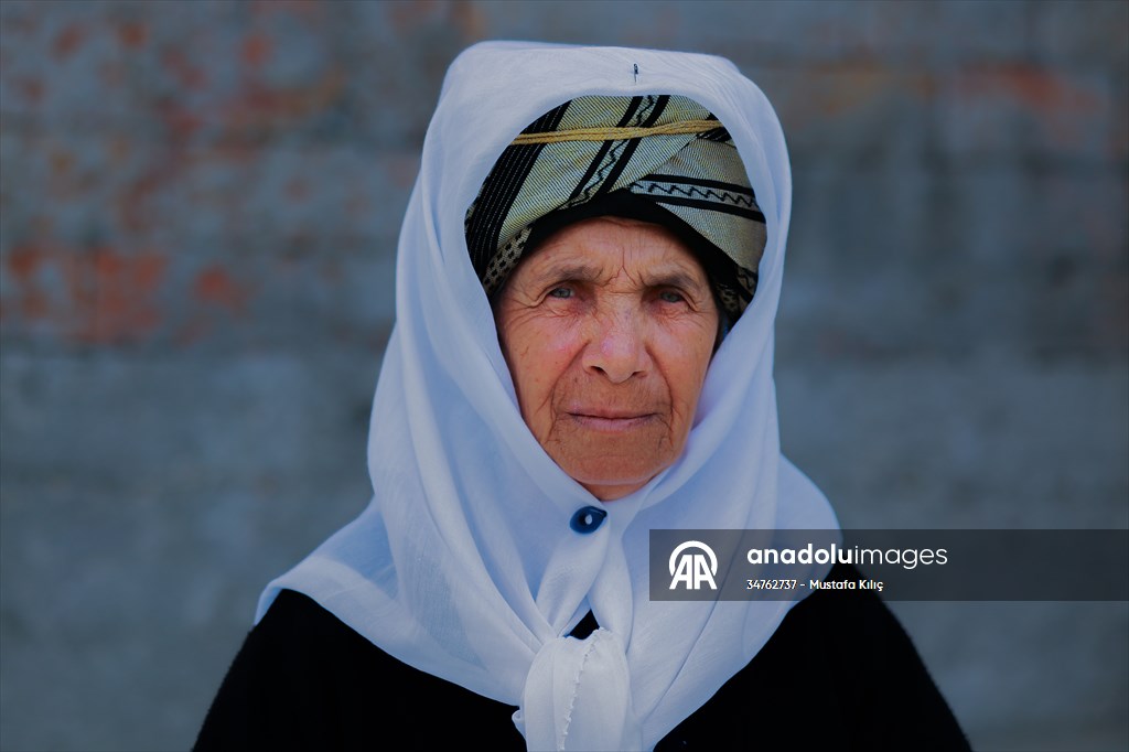 Kofi, a traditional head scarf dating back thousands of years