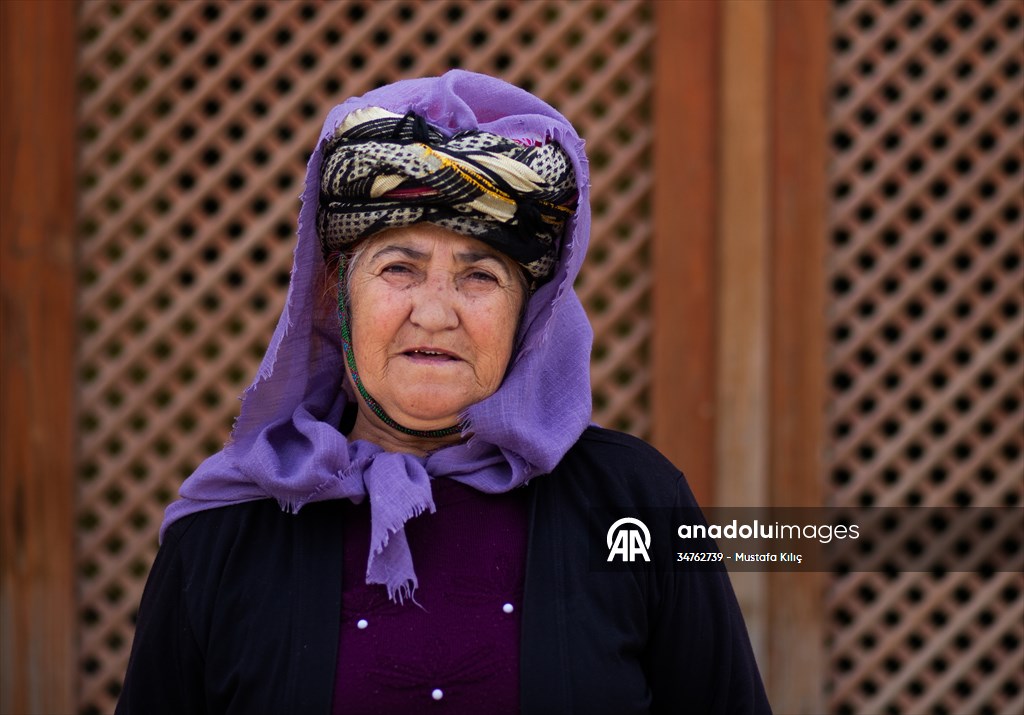 Kofi, a traditional head scarf dating back thousands of years