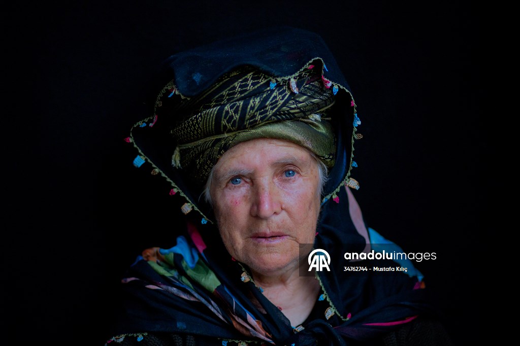 Kofi, a traditional head scarf dating back thousands of years