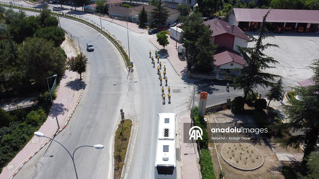 Çölyak farkındalığı için Kocaeli'den Ankara'ya pedal çeviren bisikletliler Bilecik'e ulaştı