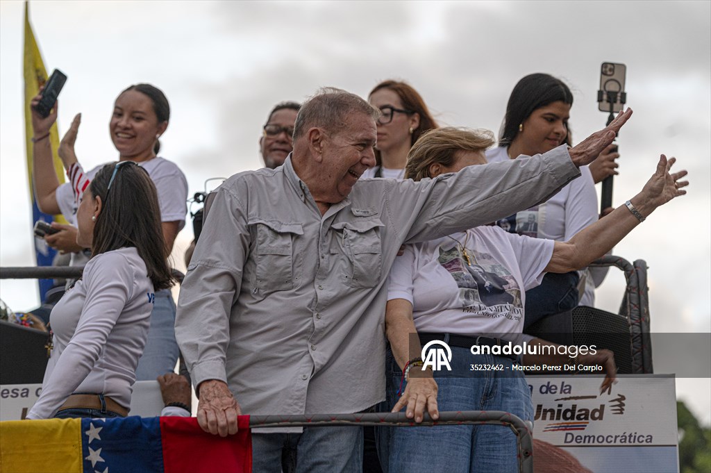 Venezuela'da muhalefetinin ortak adayı Edmundo Gonzalez yaklaşan başkanlık seçimleri için kampanyasını sürdürüyor