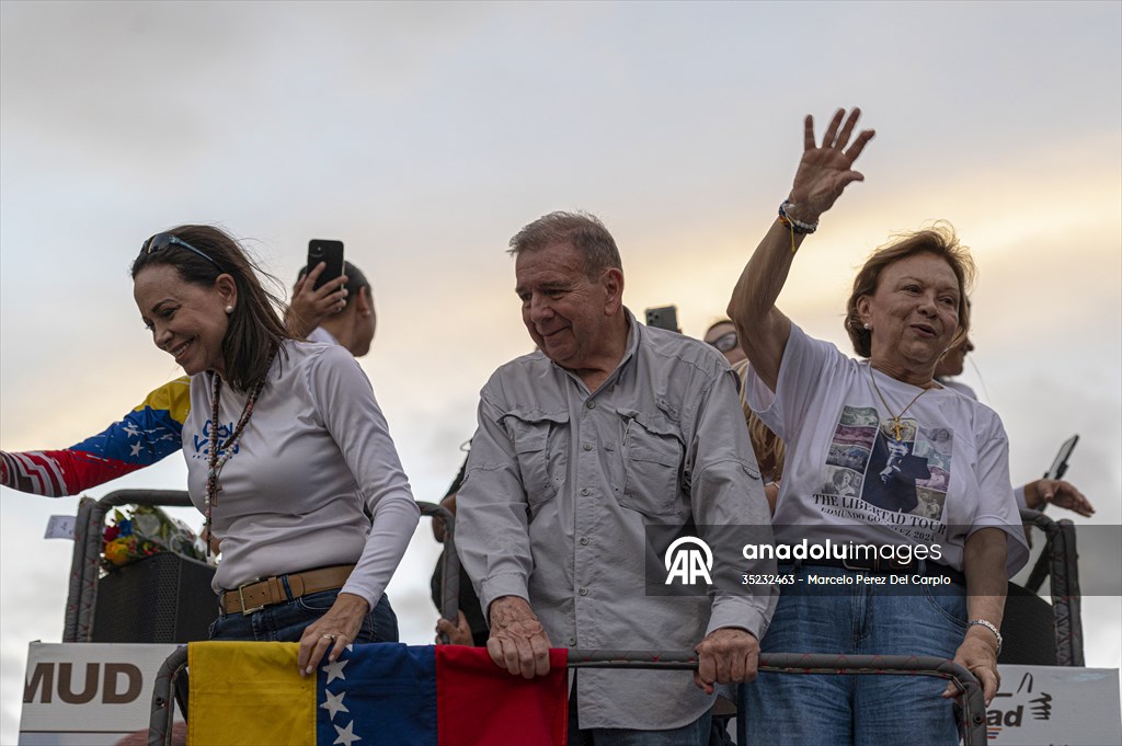 Venezuela'da muhalefetinin ortak adayı Edmundo Gonzalez yaklaşan başkanlık seçimleri için kampanyasını sürdürüyor