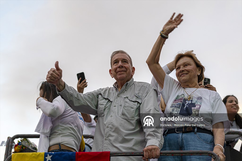 Venezuela'da muhalefetinin ortak adayı Edmundo Gonzalez yaklaşan başkanlık seçimleri için kampanyasını sürdürüyor