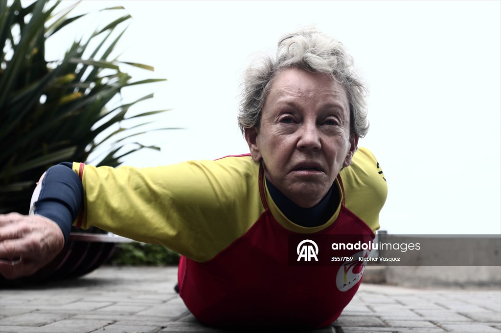 Nora Loredo: Fulfilling dreams at 67 years old on the waves of the coast of Lima, Peru