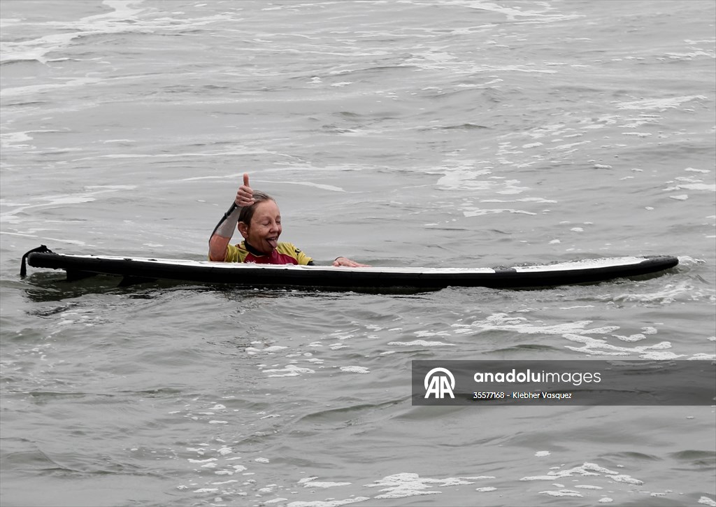 Nora Loredo: Fulfilling dreams at 67 years old on the waves of the coast of Lima, Peru