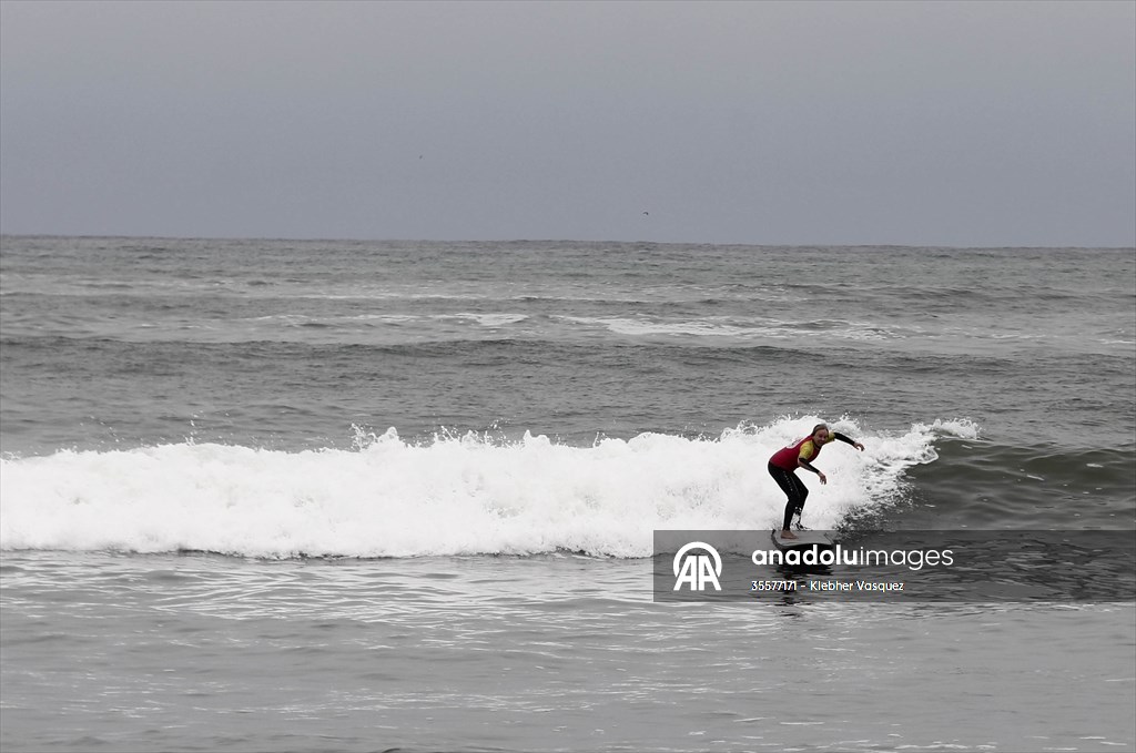 Nora Loredo: Fulfilling dreams at 67 years old on the waves of the coast of Lima, Peru