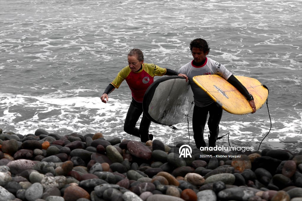 Nora Loredo: Fulfilling dreams at 67 years old on the waves of the coast of Lima, Peru