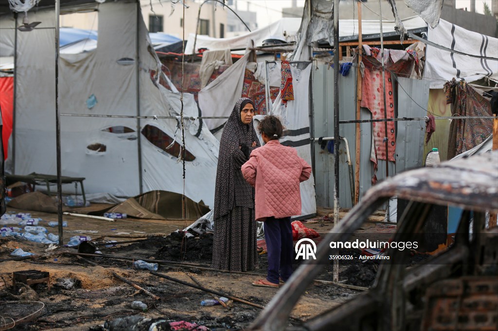 İsrail, Gazze'de hastane yerleşkesindeki yerinden edilmiş Filistinlilerin çadırlarını bombaladı