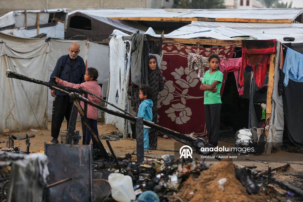 İsrail, Gazze'de hastane yerleşkesindeki yerinden edilmiş Filistinlilerin çadırlarını bombaladı