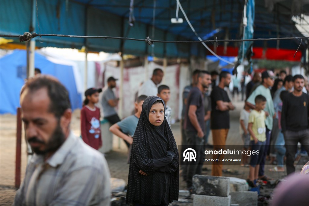 İsrail, Gazze'de hastane yerleşkesindeki yerinden edilmiş Filistinlilerin çadırlarını bombaladı