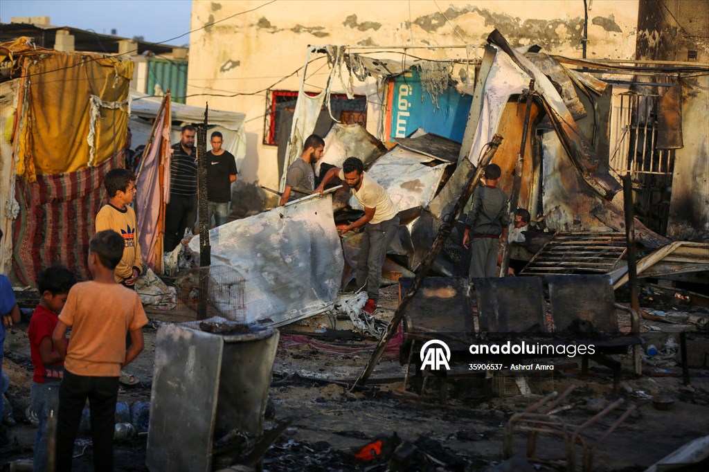 İsrail, Gazze'de hastane yerleşkesindeki yerinden edilmiş Filistinlilerin çadırlarını bombaladı