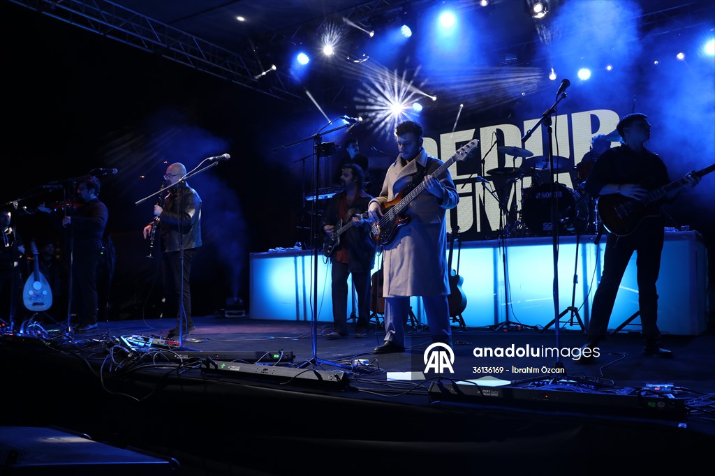 Kilis'te rock grubu Dedublüman konser verdi