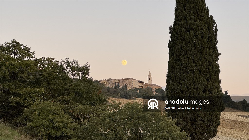 İtalya'da adını 'Gladyatör' filminden alan 'Gladyatör Yolu' dron ile görüntülendi
