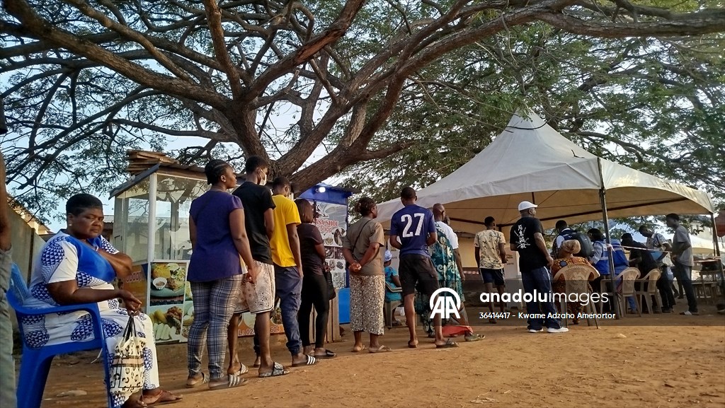 Gana'da halk sandık başında