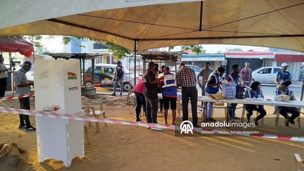 Gana'da halk sandık başında