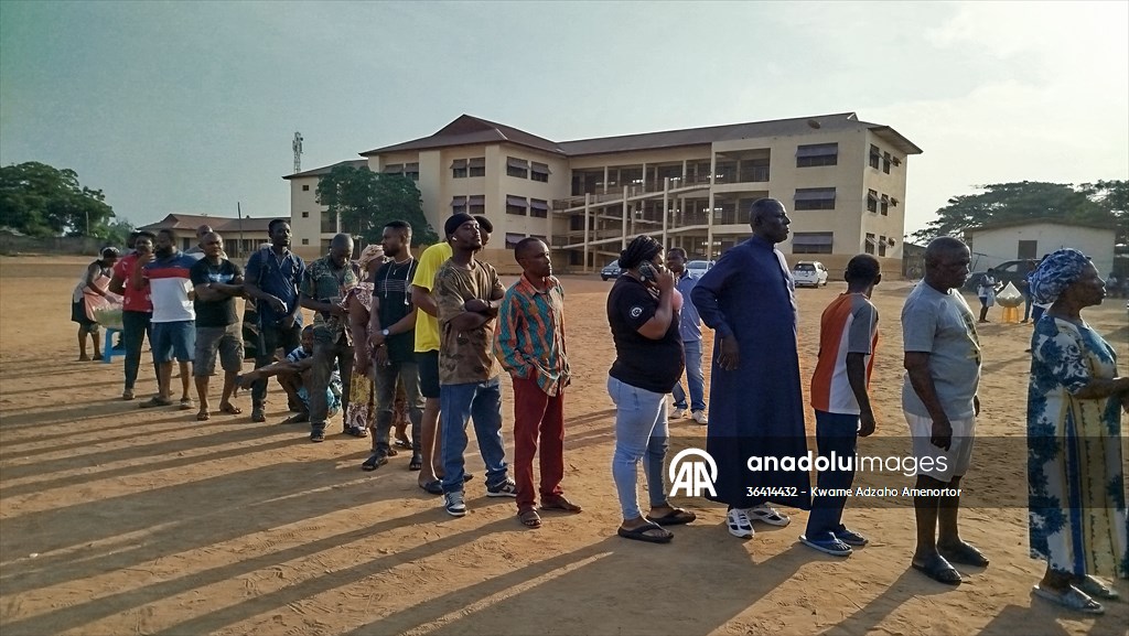 Gana'da halk sandık başında