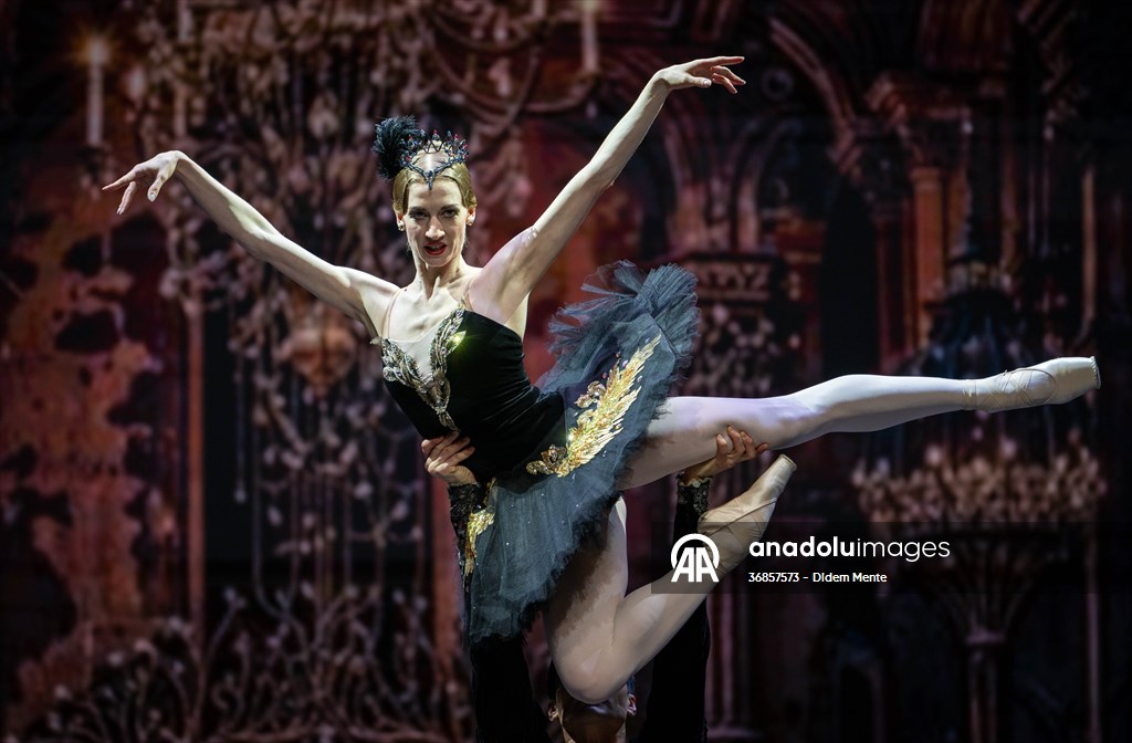 “Swan Lake” by the Imperial Russian Ballet Company in Ankara