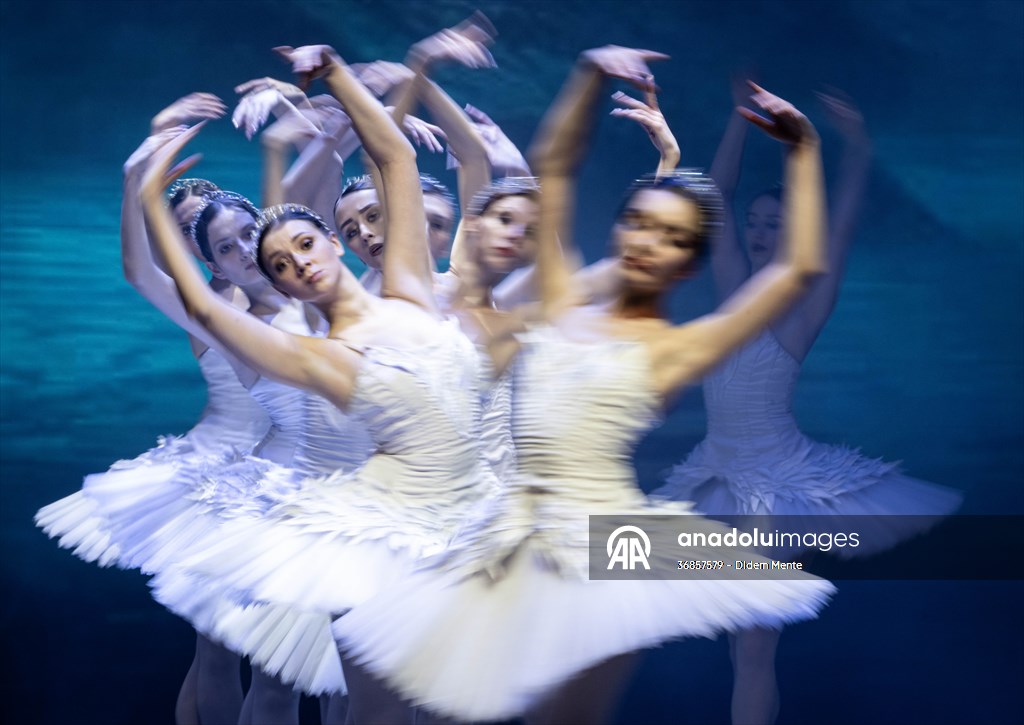 “Swan Lake” by the Imperial Russian Ballet Company in Ankara