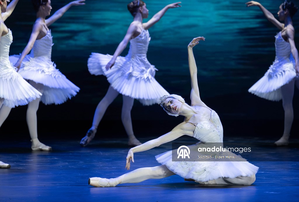 “Swan Lake” by the Imperial Russian Ballet Company in Ankara
