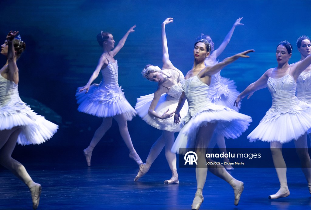 “Swan Lake” by the Imperial Russian Ballet Company in Ankara
