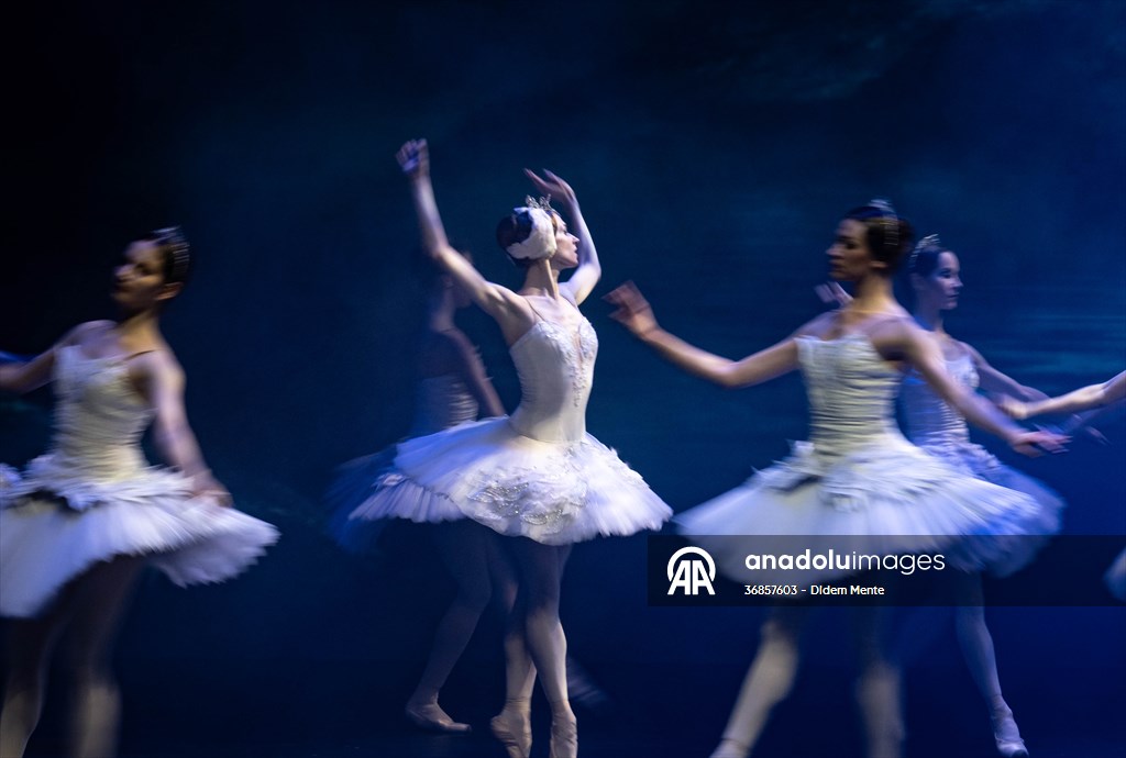 “Swan Lake” by the Imperial Russian Ballet Company in Ankara