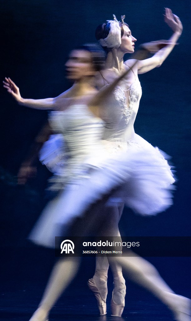 “Swan Lake” by the Imperial Russian Ballet Company in Ankara