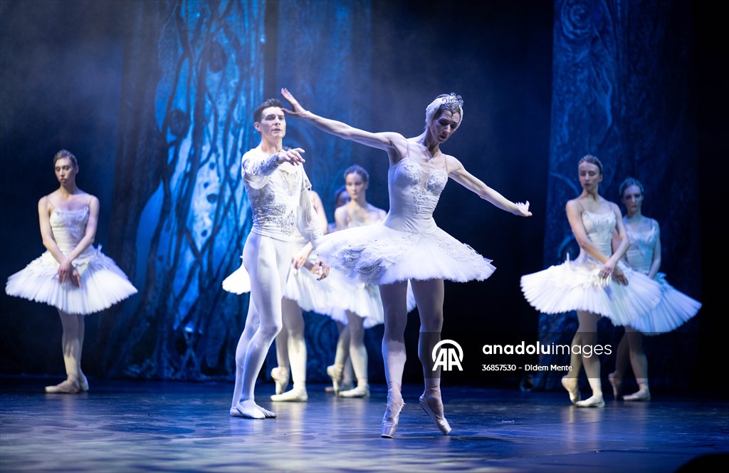 “Swan Lake” by the Imperial Russian Ballet Company in Ankara