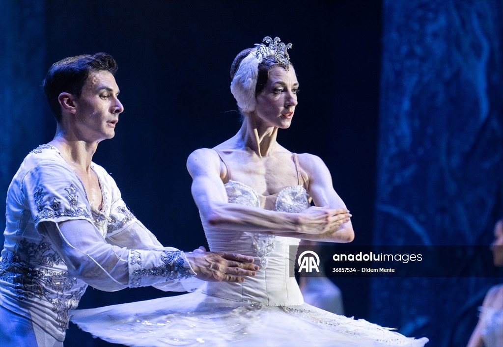 “Swan Lake” by the Imperial Russian Ballet Company in Ankara