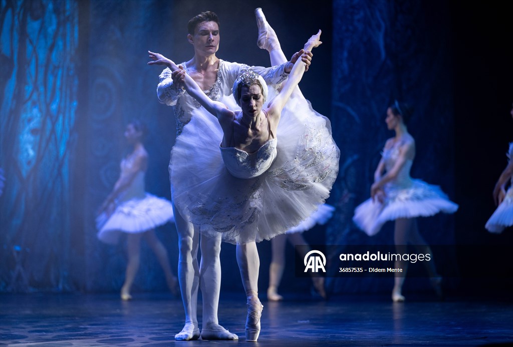 “Swan Lake” by the Imperial Russian Ballet Company in Ankara