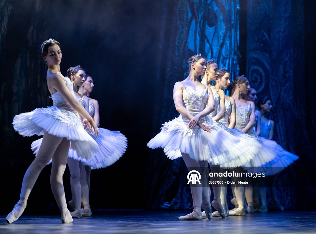 “Swan Lake” by the Imperial Russian Ballet Company in Ankara