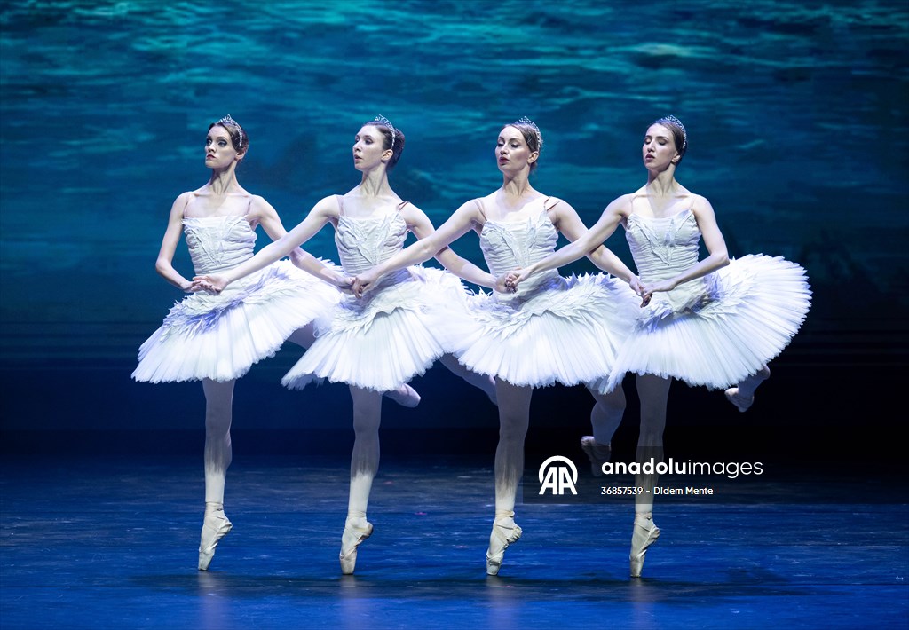 “Swan Lake” by the Imperial Russian Ballet Company in Ankara