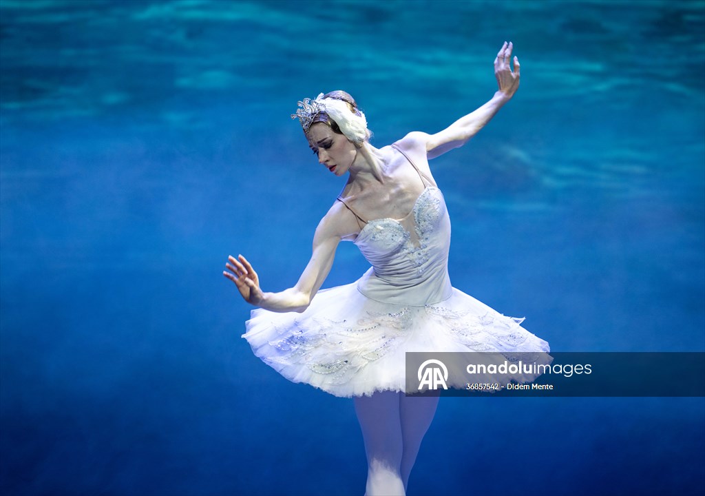 “Swan Lake” by the Imperial Russian Ballet Company in Ankara