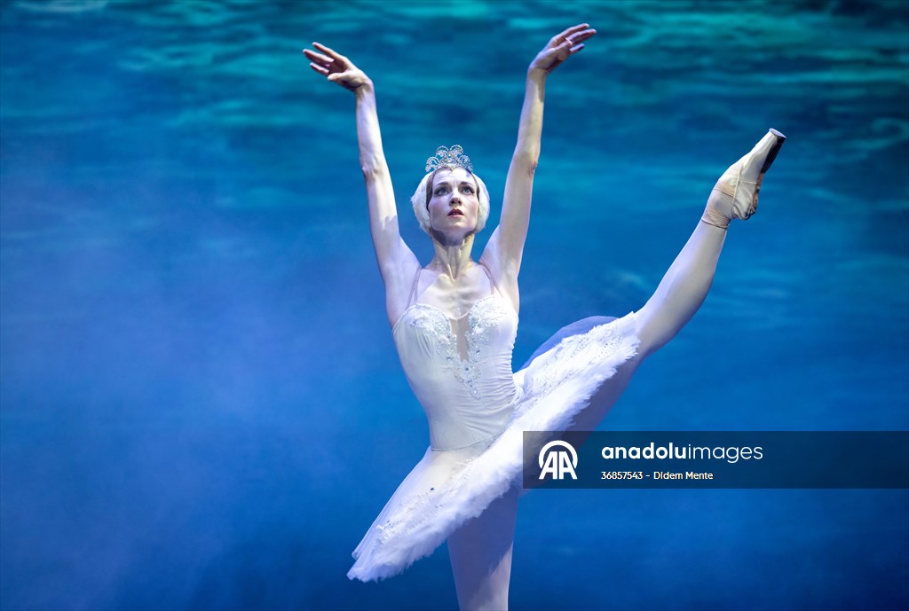 “Swan Lake” by the Imperial Russian Ballet Company in Ankara