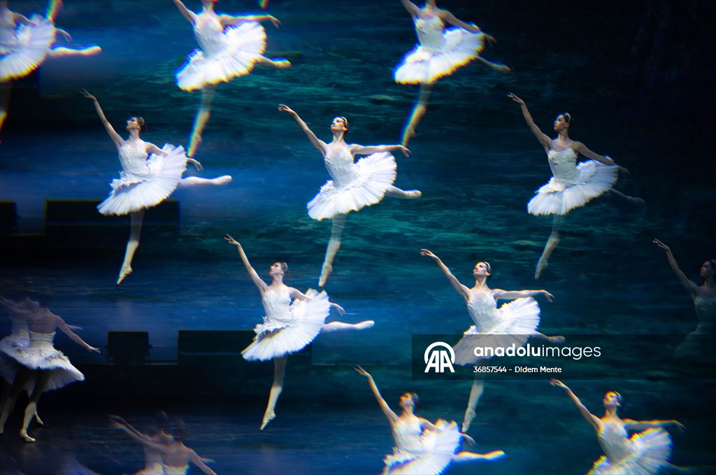 “Swan Lake” by the Imperial Russian Ballet Company in Ankara