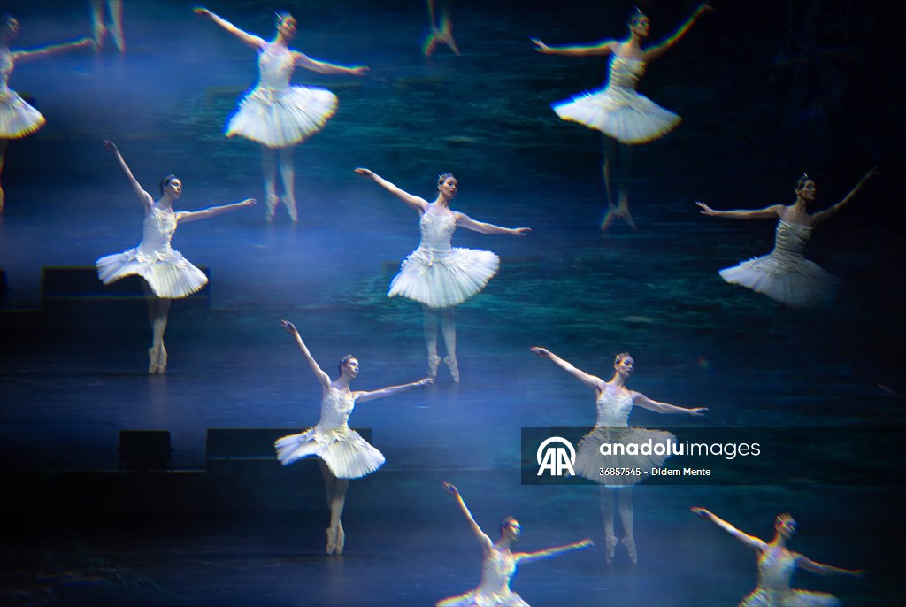 “Swan Lake” by the Imperial Russian Ballet Company in Ankara