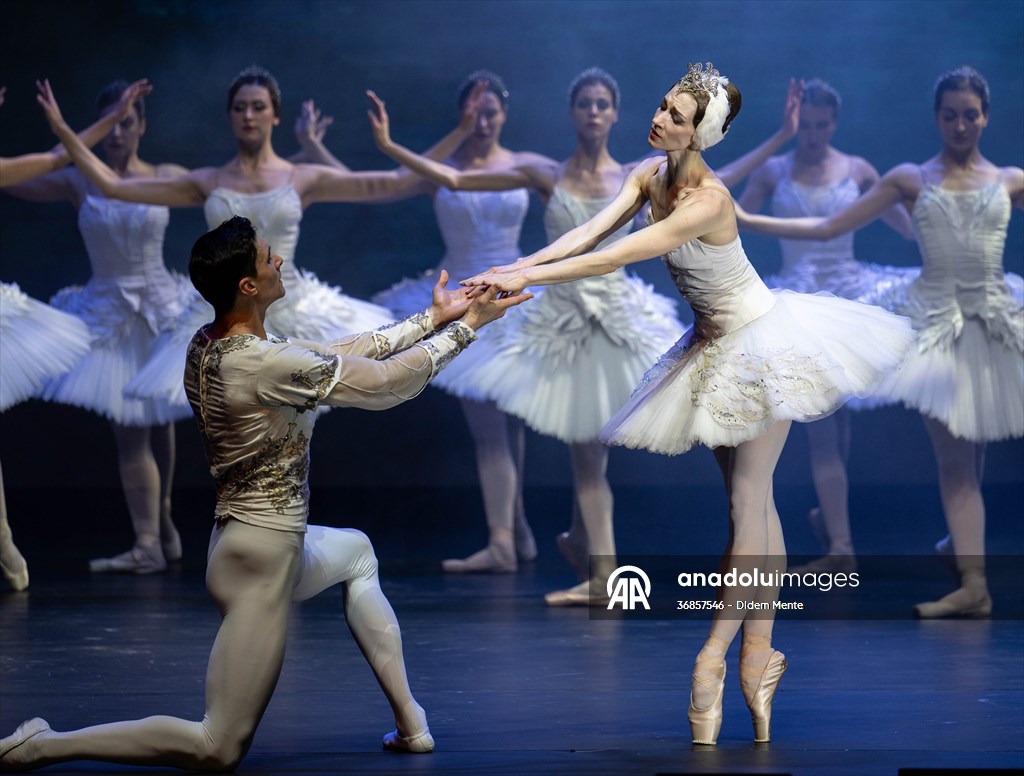 “Swan Lake” by the Imperial Russian Ballet Company in Ankara