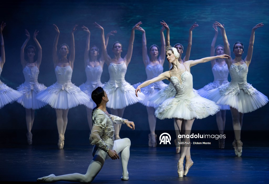 “Swan Lake” by the Imperial Russian Ballet Company in Ankara