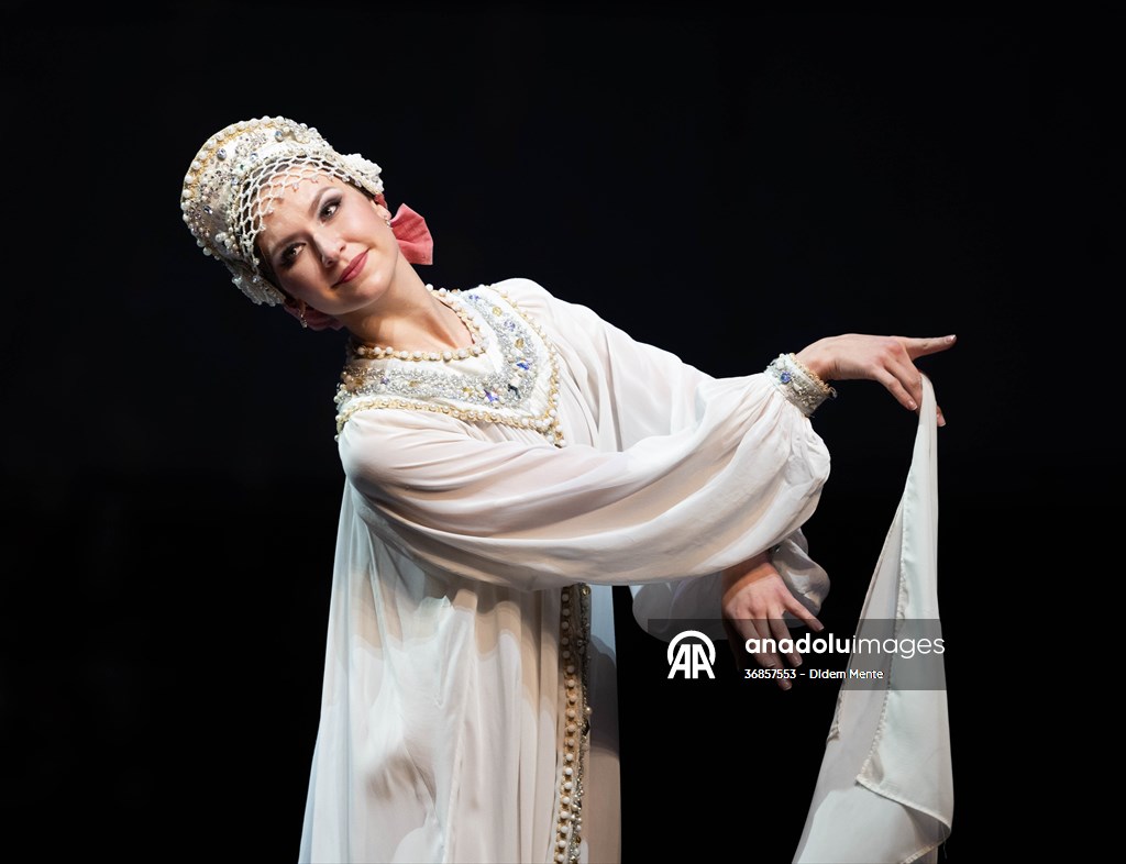 “Swan Lake” by the Imperial Russian Ballet Company in Ankara