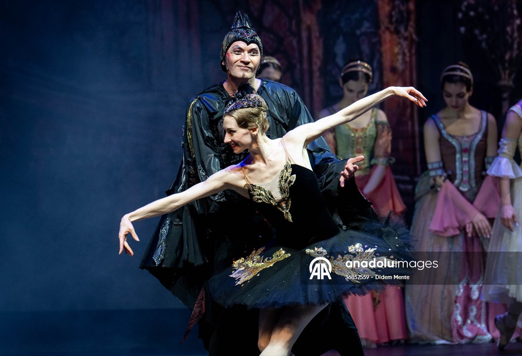 “Swan Lake” by the Imperial Russian Ballet Company in Ankara