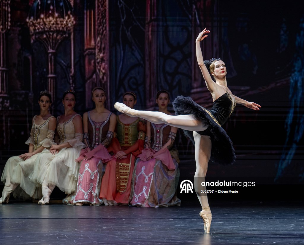 “Swan Lake” by the Imperial Russian Ballet Company in Ankara
