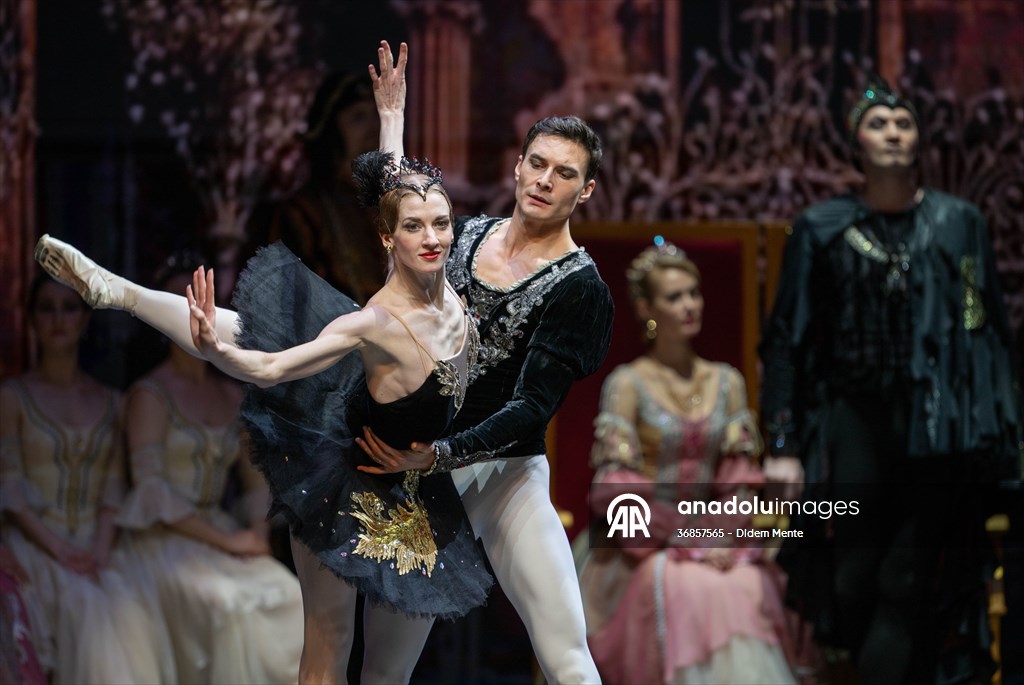 “Swan Lake” by the Imperial Russian Ballet Company in Ankara