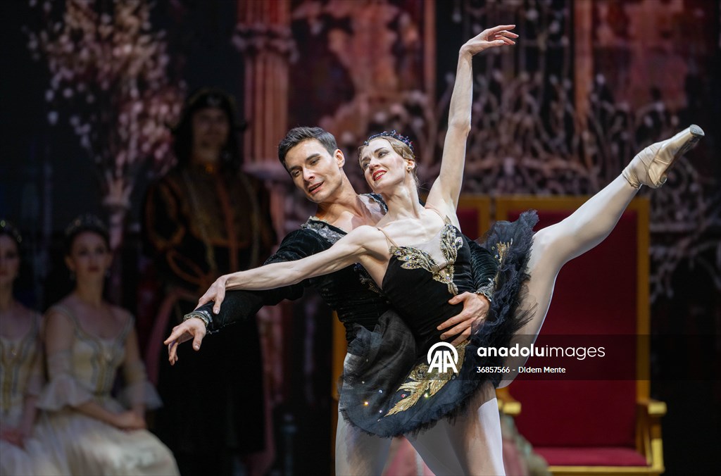 “Swan Lake” by the Imperial Russian Ballet Company in Ankara