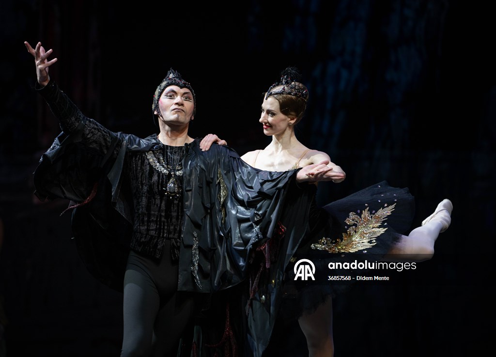 “Swan Lake” by the Imperial Russian Ballet Company in Ankara